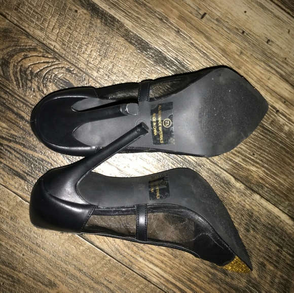 Shoe - Picture 2 of 3